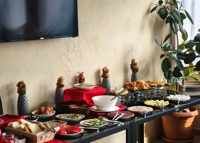 ゲストハウス The Hill 3*